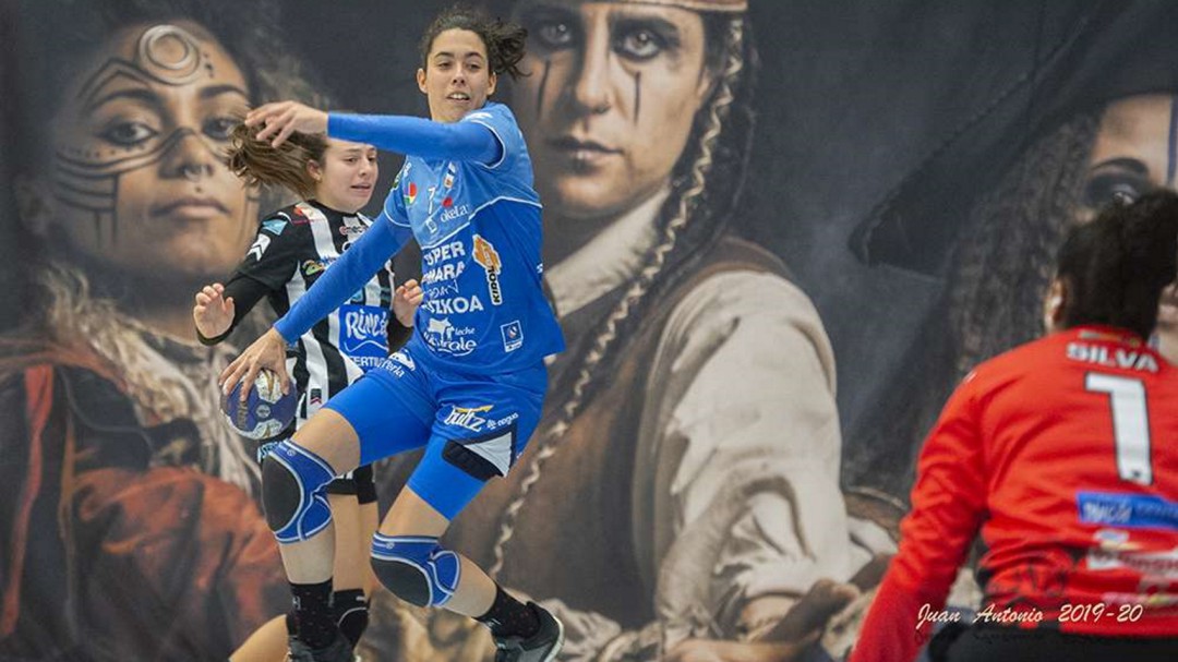 Sara Gil también renueva por dos temporadas