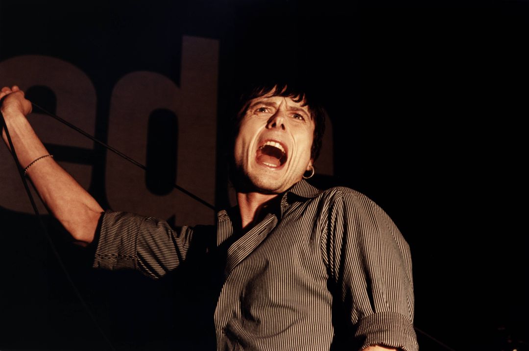 Brett Anderson durante un concierto de Suede en 1996 Brett Anderson durante un concierto de Suede en 1996