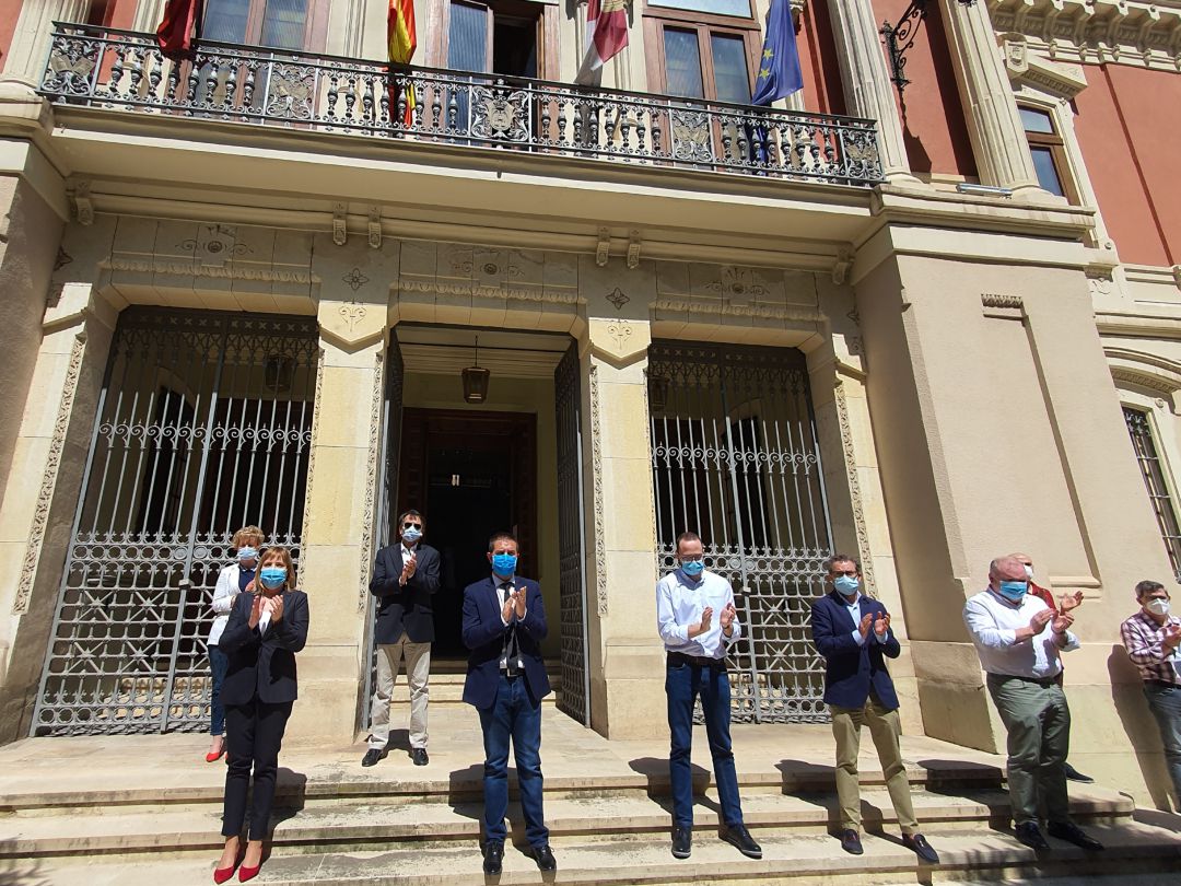 Albacete se une al minuto de silencio convocado por el Gobierno de España Albacete se une al minuto de silencio convocado por el Gobierno de España