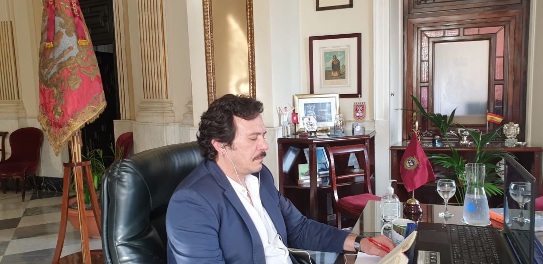 José María González, en el despacho de la alcaldía José María González, en el despacho de la alcaldía