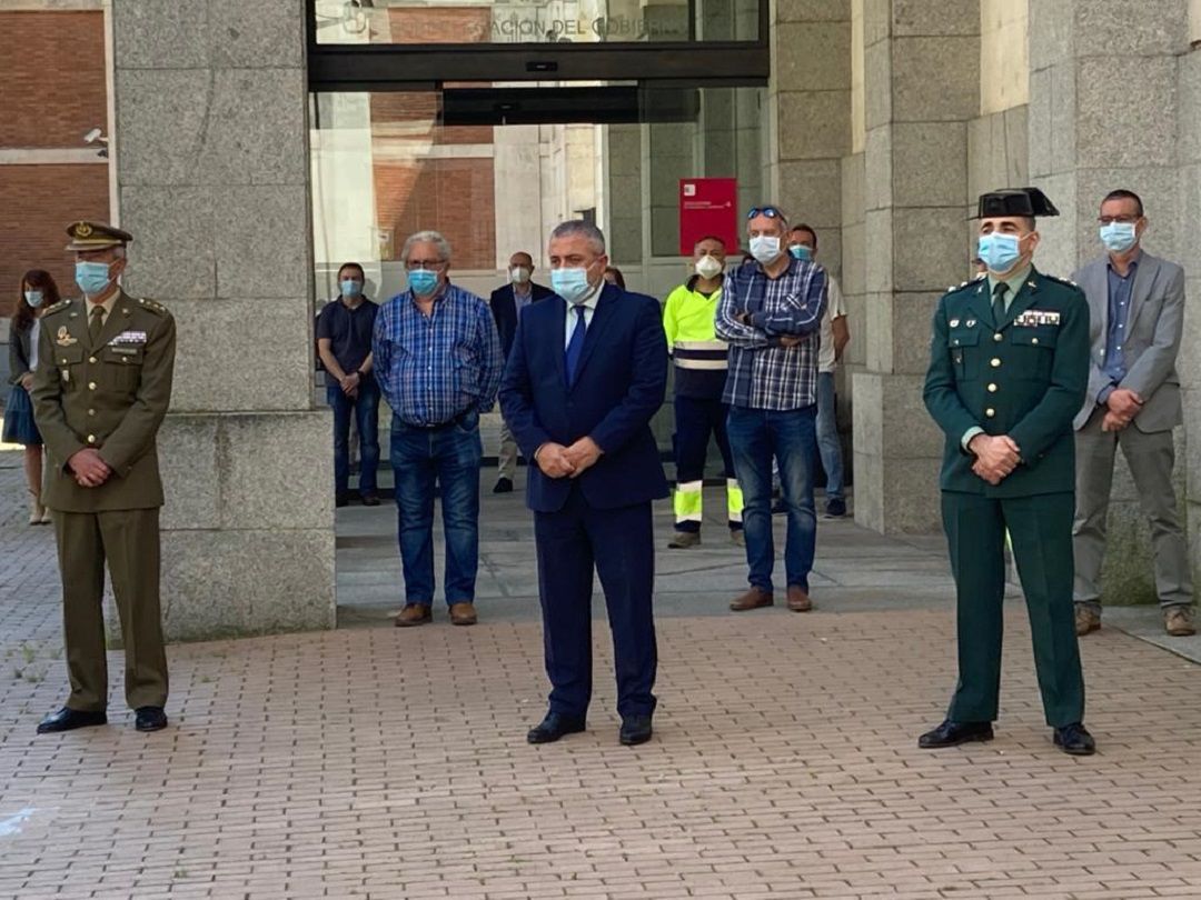 Minuto de silencio por las víctimas del Covid19 Minuto de silencio por las víctimas del Covid19
