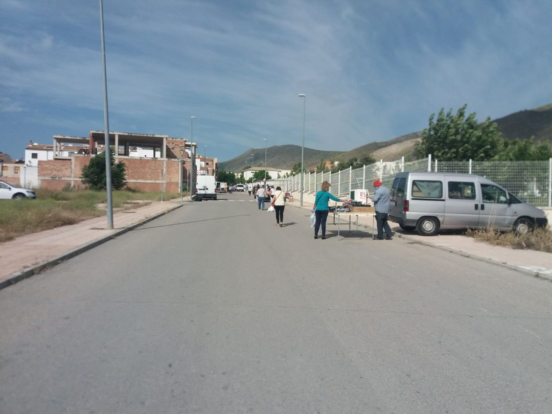 Aspecto que mostraba el mercadillo en plena hora punta Aspecto que mostraba el mercadillo en plena hora punta