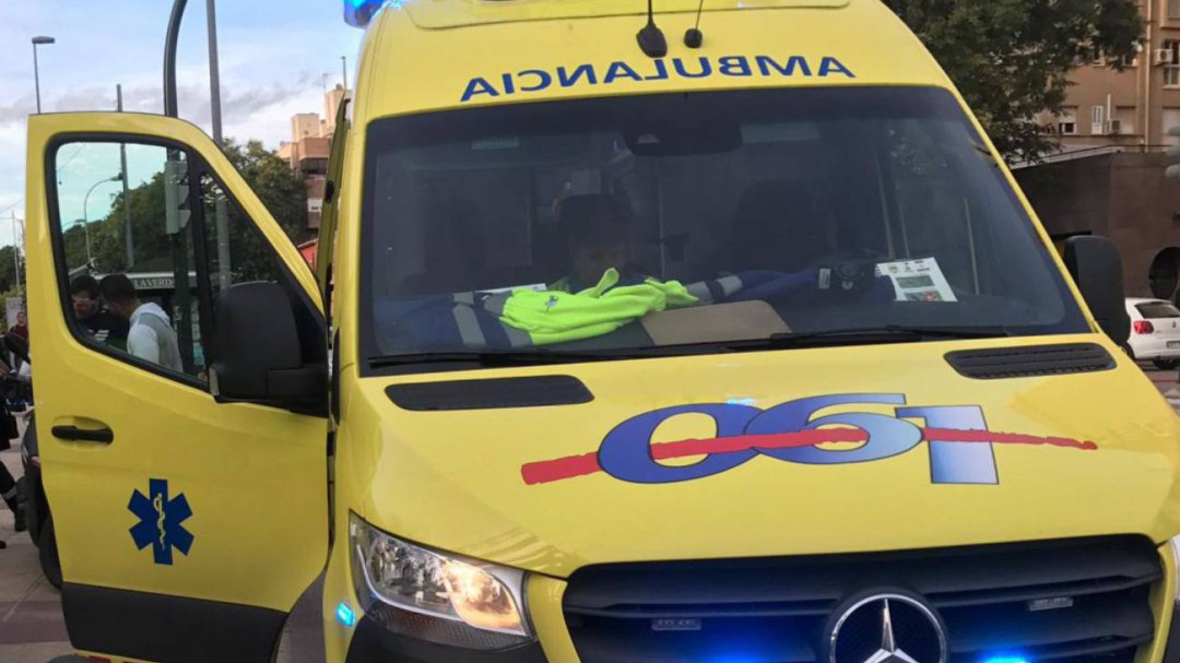 Muere un motorista de 53 años tras chocar contra una furgoneta en Murcia