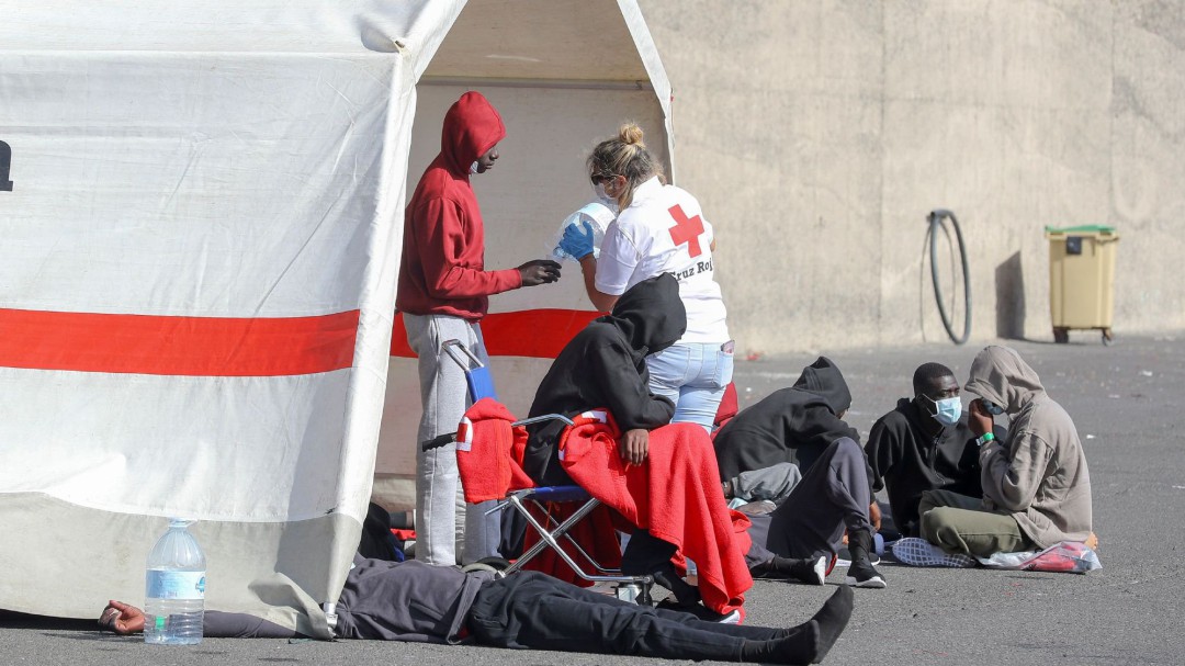Cruz Roja, sin capacidad para atender a más migrantes en Canarias