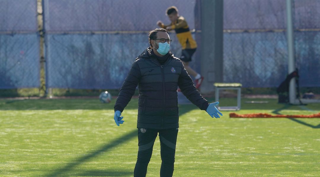 Bordalás durante un entrenamiento tras el regreso de las sesiones en el Getafe CF Bordalás durante un entrenamiento tras el regreso de las sesiones en el Getafe CF