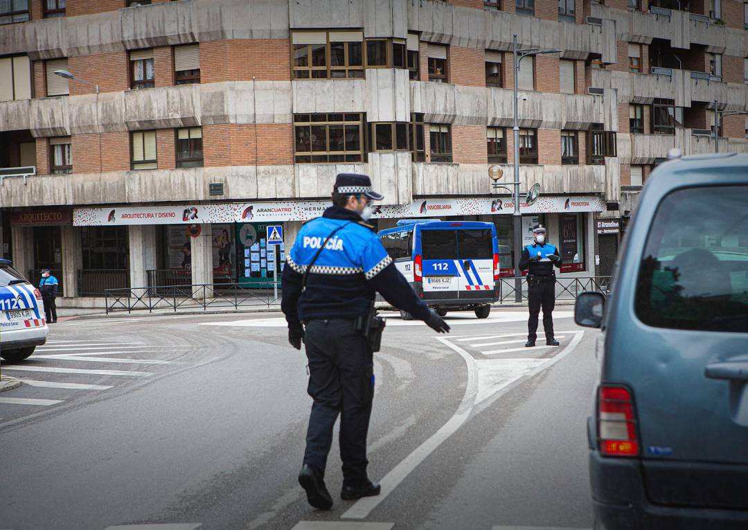 La Policía Local ha tramitado caso 400 denuncias por infracciones relacionadas con el estado de Alarma La Policía Local ha tramitado caso 400 denuncias por infracciones relacionadas con el estado de Alarma