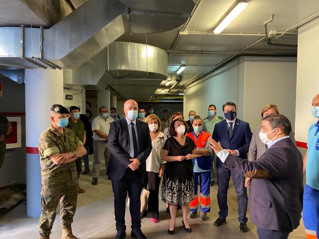 Autoridades visitan el nuevo punto de recogida de muestras, en el párking del Castilla del Pino. Autoridades visitan el nuevo punto de recogida de muestras, en el párking del Castilla del Pino.