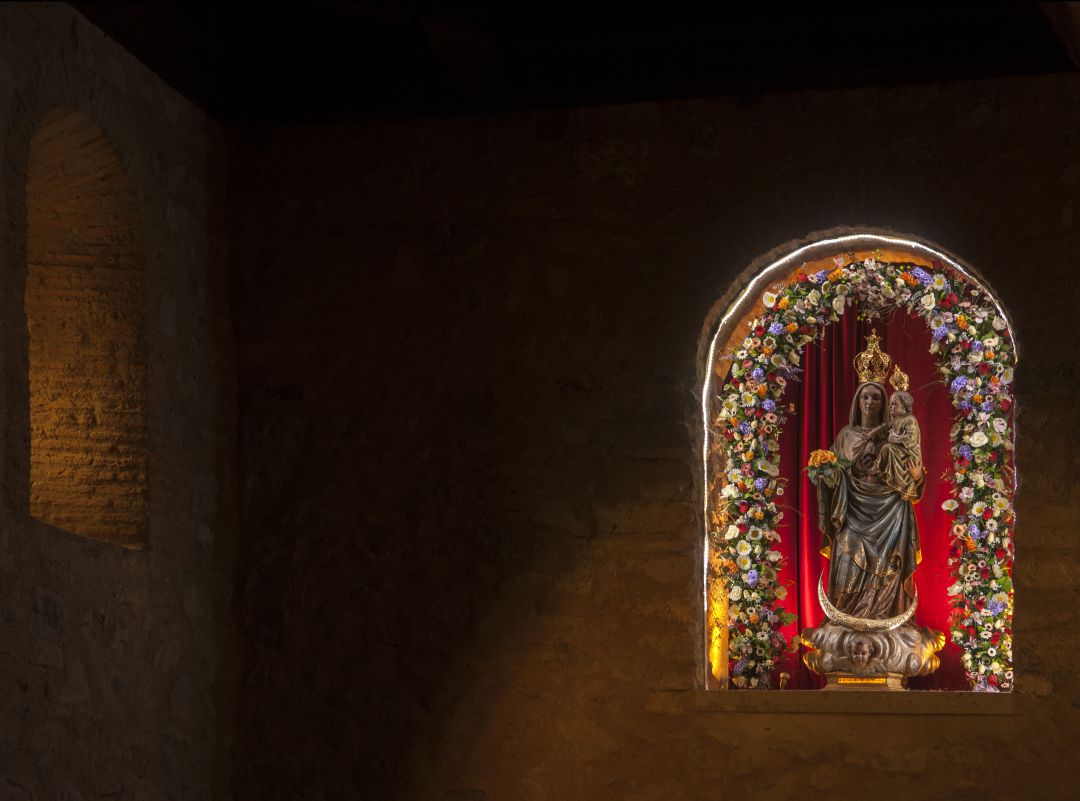 Imagen de la Virgen de Alarcos en la ermita Imagen de la Virgen de Alarcos en la ermita