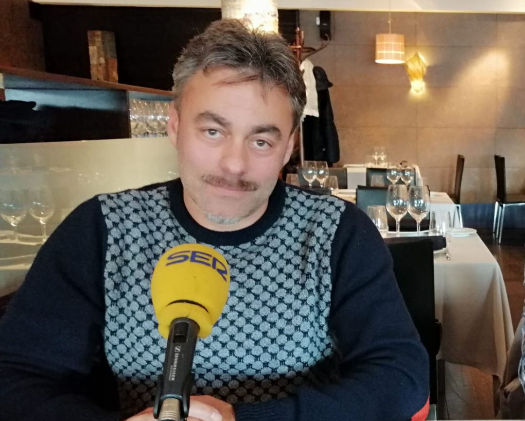 Tuero en una tertulia en SER Gijón junto a Enzo Ferrero Tuero en una tertulia en SER Gijón junto a Enzo Ferrero