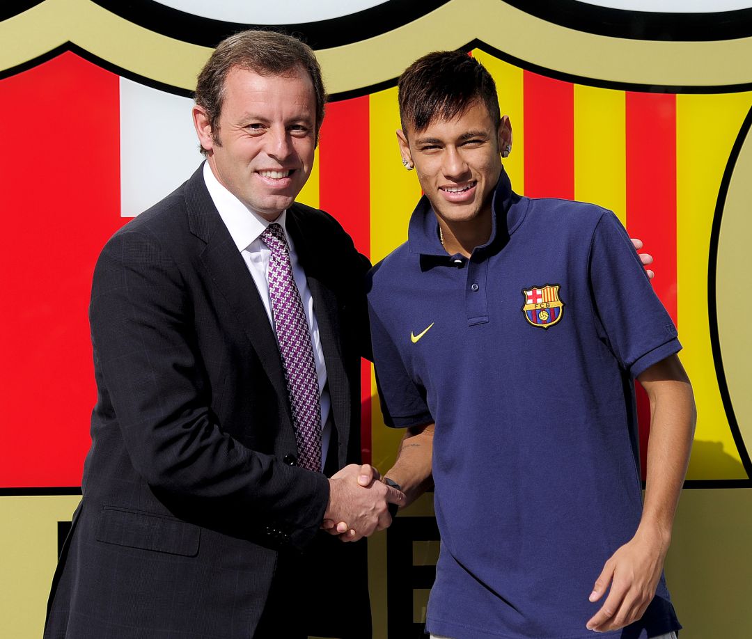 Sandro Rosell y Neymar Jr, el día de la firma de contrato del brasileño Sandro Rosell y Neymar Jr, el día de la firma de contrato del brasileño