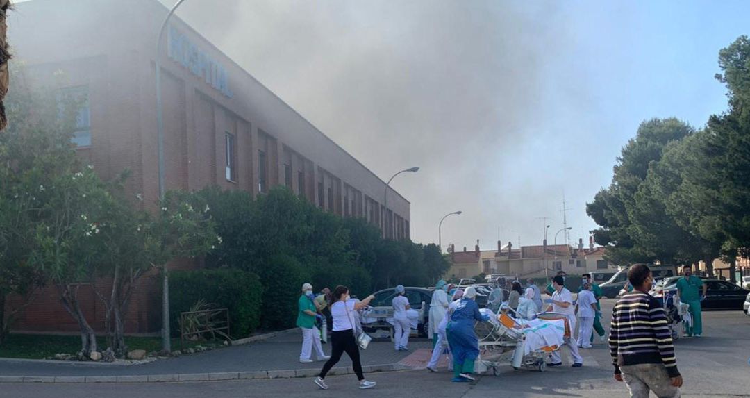 Imagen del incendio en el momento de la evacuación Imagen del incendio en el momento de la evacuación