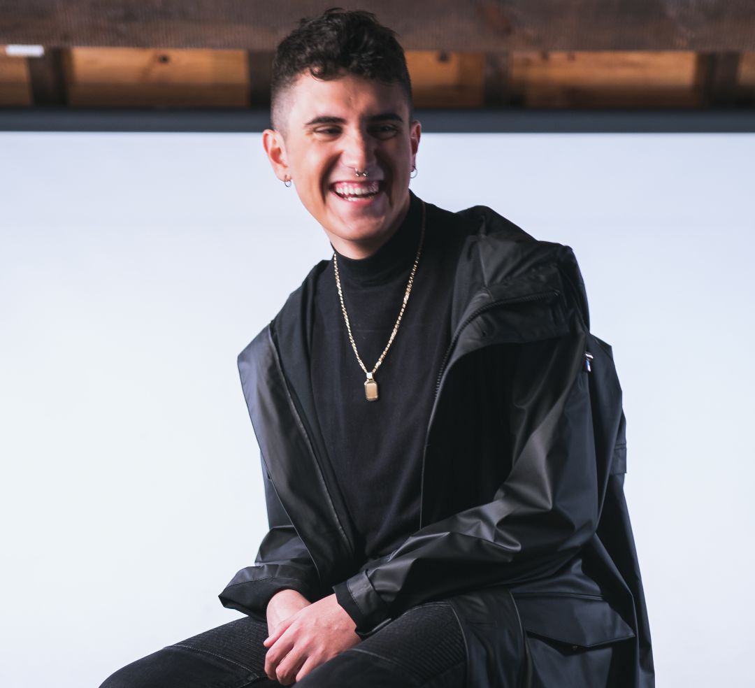 Julen está feliz ante la publicación de su primera canción Julen está feliz ante la publicación de su primera canción