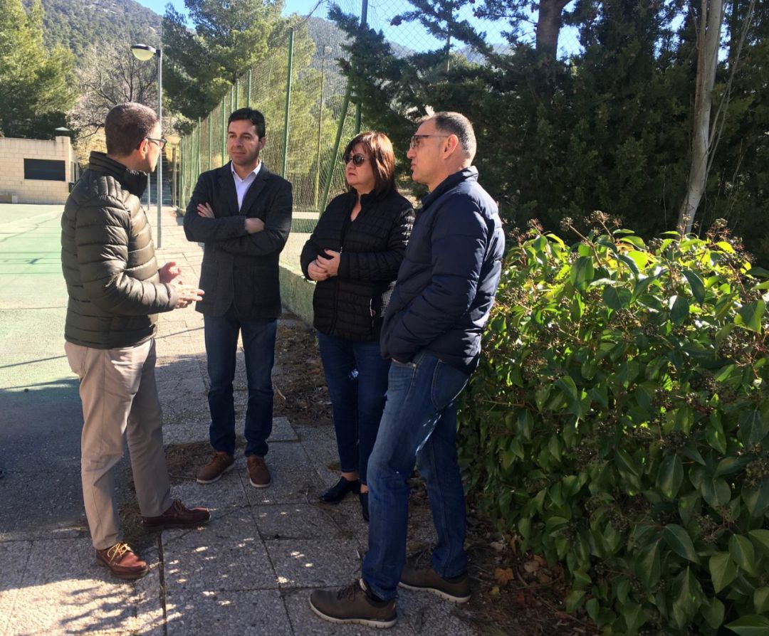 Diputado de Medio Ambiente en una imagen de archivo en el Xorret de Catí Diputado de Medio Ambiente en una imagen de archivo en el Xorret de Catí