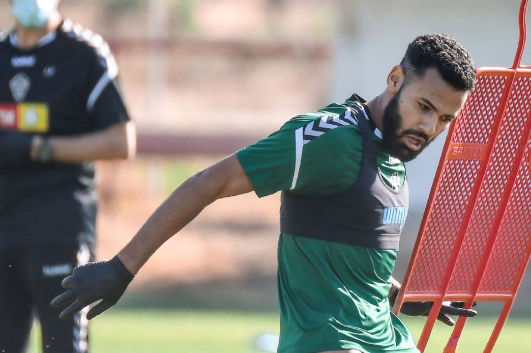 Mourad en un entrenamiento en el Polideportivo Municipal de Altabix Mourad en un entrenamiento en el Polideportivo Municipal de Altabix