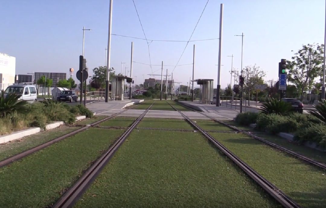 Las vías del sistema tranviario siguen vacías a la espera de la puesta en marcha de esta forma de transporte en Jaén capital Las vías del sistema tranviario siguen vacías a la espera de la puesta en marcha de esta forma de transporte en Jaén capital