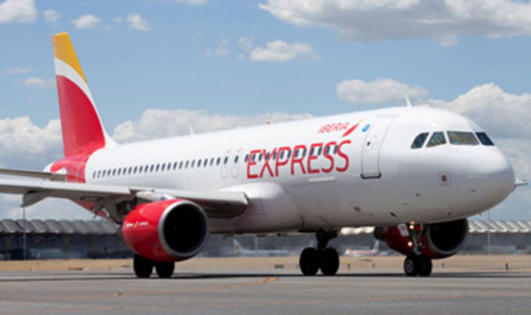 Uno de los aviones de la compañía Uno de los aviones de la compañía