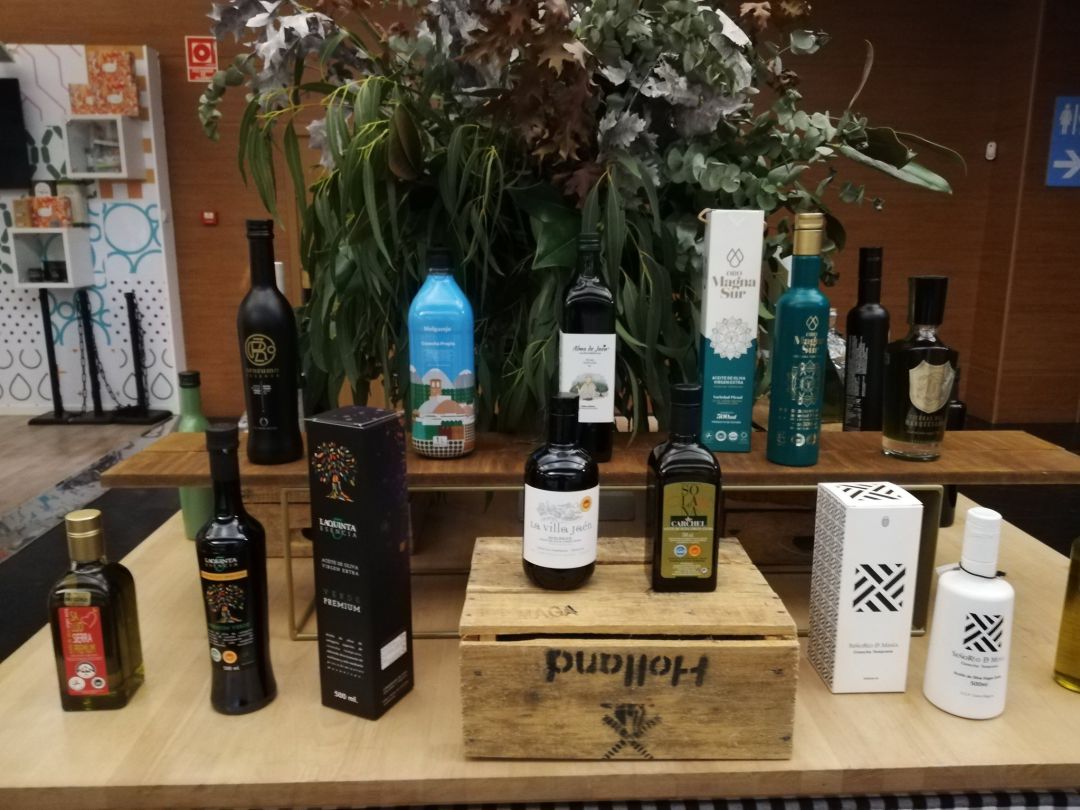 Algunos de los aceites que participan en la promoción Algunos de los aceites que participan en la promoción