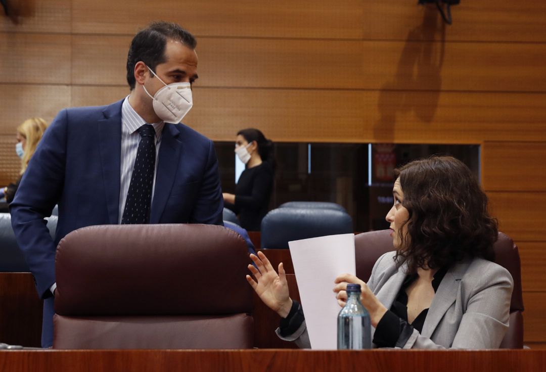 La presidenta de la Comunidad de Madrid, Isabel Díaz Ayuso, conversa con el vicepresidente de la Comunidad, Ignacio Aguado La presidenta de la Comunidad de Madrid, Isabel Díaz Ayuso, conversa con el vicepresidente de la Comunidad, Ignacio Aguado