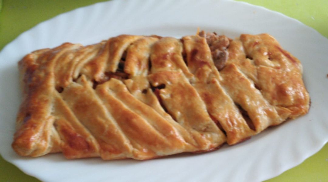 Trenza de hojaldre rellena de ternera Trenza de hojaldre rellena de ternera