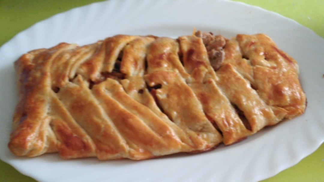 Trenza de hojaldre rellena de ternera