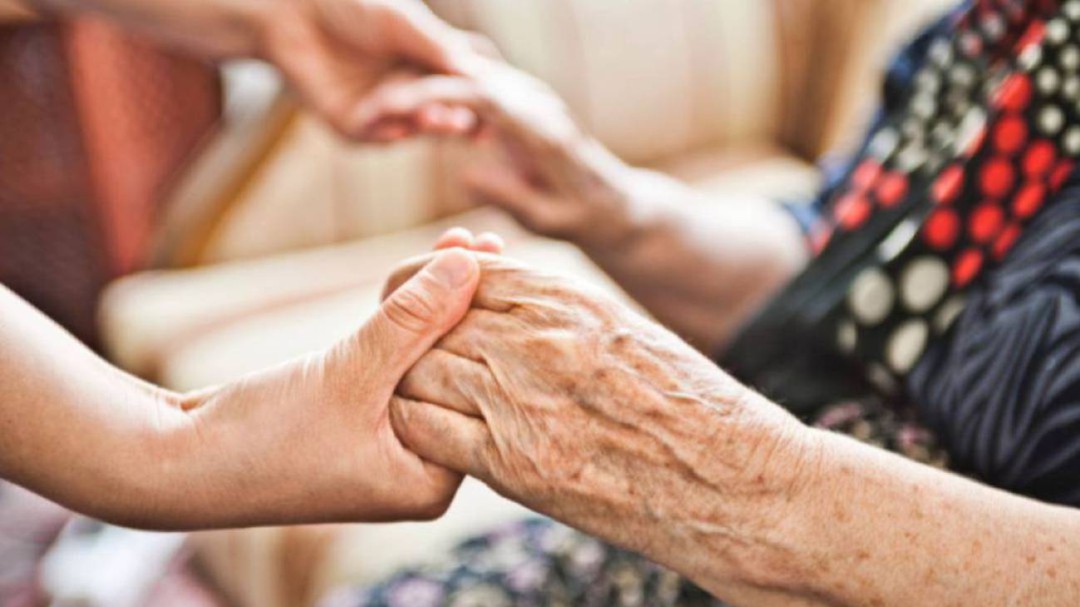 Las residencias de mayores se preparan para recibir a los familiares