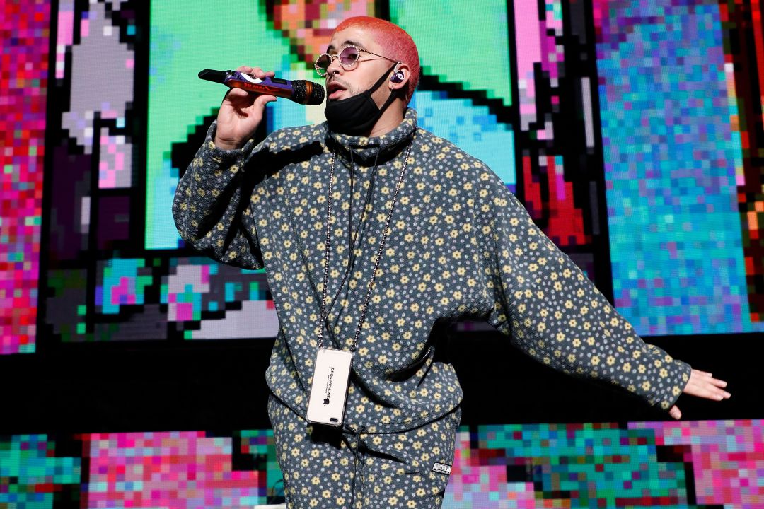 Bad Bunny durante un concierto en el Staples Center de Los Ángeles Bad Bunny durante un concierto en el Staples Center de Los Ángeles