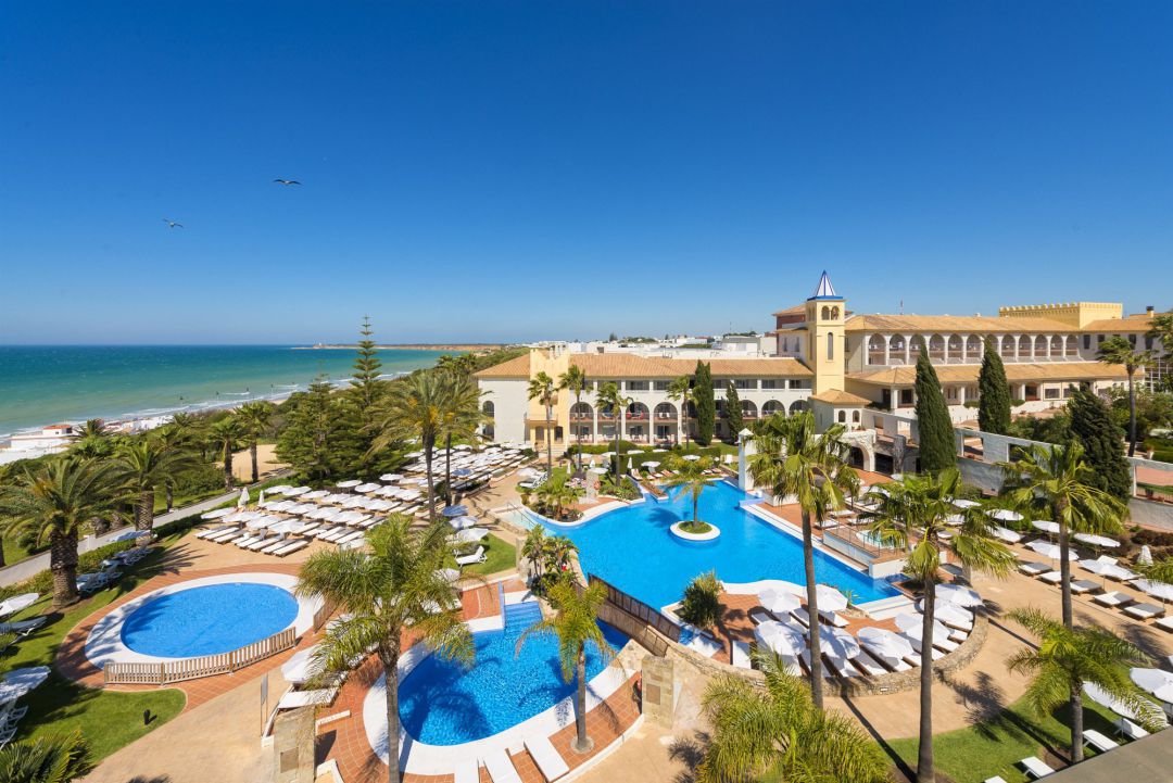 En las piscinas de los hoteles se deberá respectar la distancia de seguridad de dos metros
En las piscinas de los hoteles se deberá respectar la distancia de seguridad de dos metros