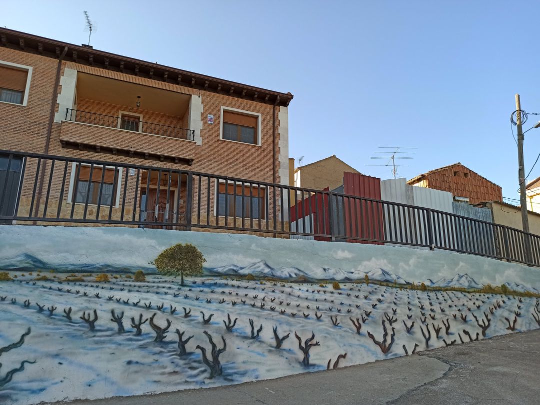 El Ayuntamiento ha utilizado una pared en desuso El Ayuntamiento ha utilizado una pared en desuso