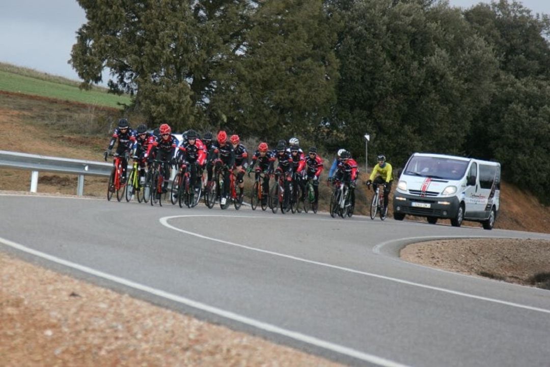 El equipo júnior del Artepref Team durante una de sus concentraciones de la presente temporada. El equipo júnior del Artepref Team durante una de sus concentraciones de la presente temporada.