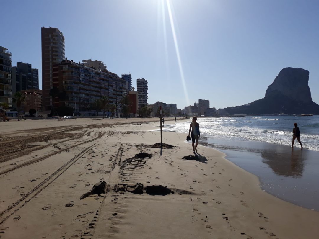 Playa de Calp. Medidas distanciamiento social, fase 2 Playa de Calp. Medidas distanciamiento social, fase 2
