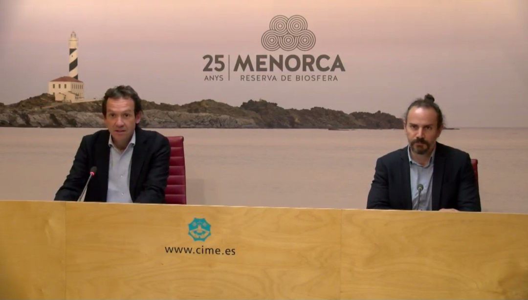 El conseller de Movilidad y Vivienda, Marc Pons, y el director general de Vivienda, Eduardo Robsy El conseller de Movilidad y Vivienda, Marc Pons, y el director general de Vivienda, Eduardo Robsy