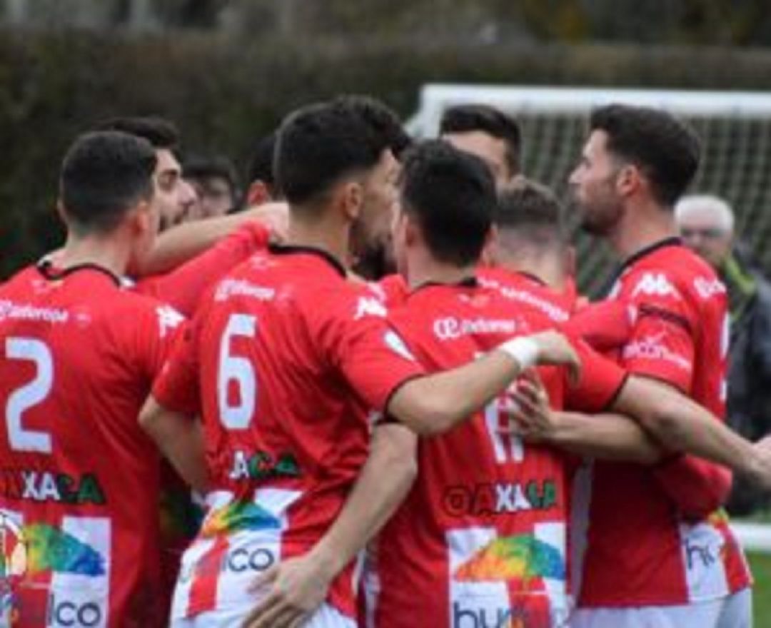 Jugadores del Zamora CF celebrando una victoria Jugadores del Zamora CF celebrando una victoria