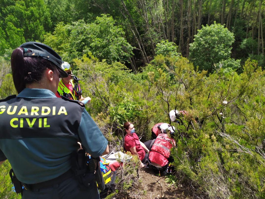Rescate senderista accidentada Rescate senderista accidentada