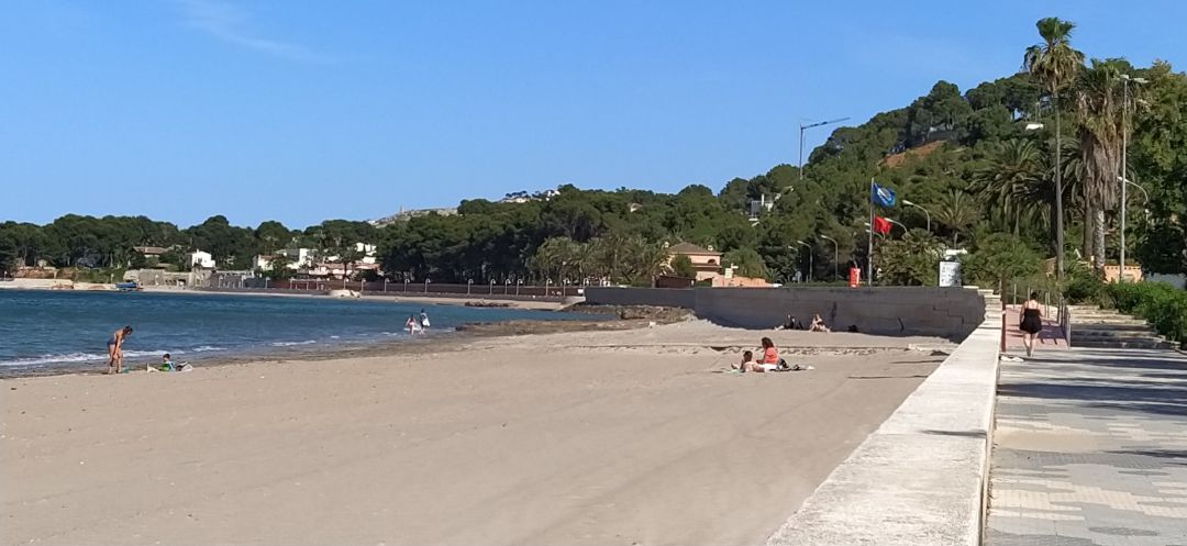 Playa de la Marineta Cassiana, lunes 1 de junio por la tarde. Playa de la Marineta Cassiana, lunes 1 de junio por la tarde.