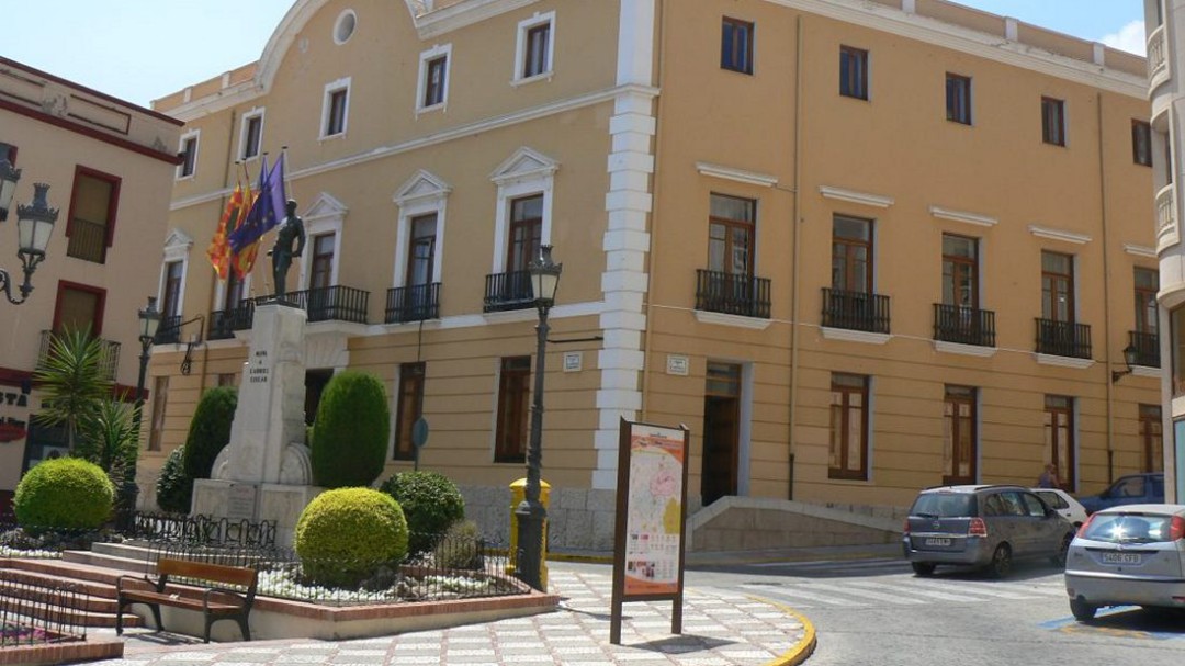Oliva refuerza la atención presencial con cita previa y potencia sus servicios electrónicos