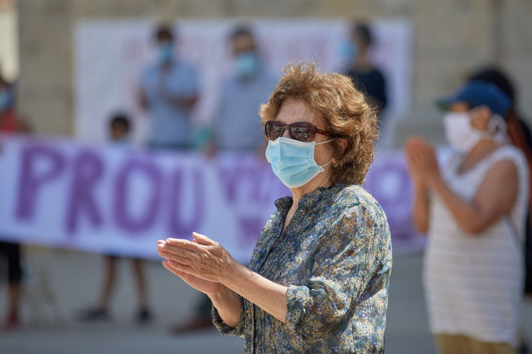 Minut de silenci a l'Escala al juliol per un assassinat masclista Minut de silenci a l'Escala al juliol per un assassinat masclista