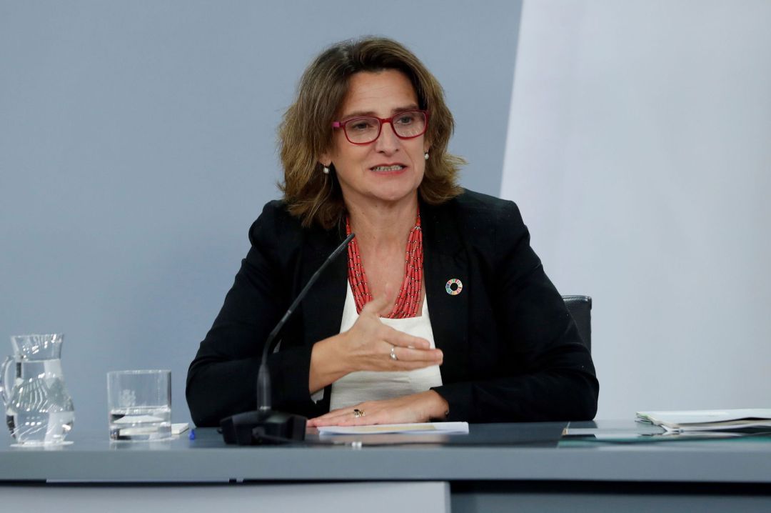 Teresa Ribera durante la rueda de prensa posterior al Consejo de Ministros donde se ha aprobado, este martes, solicitar en el Congreso la última prórroga del estado de alarma en el Palacio de la Moncloa en Madrid. EFE. J.j. Guillén Teresa Ribera durante la rueda de prensa posterior al Consejo de Ministros donde se ha aprobado, este martes, solicitar en el Congreso la última prórroga del estado de alarma en el Palacio de la Moncloa en Madrid. EFE. J.j. Guillén