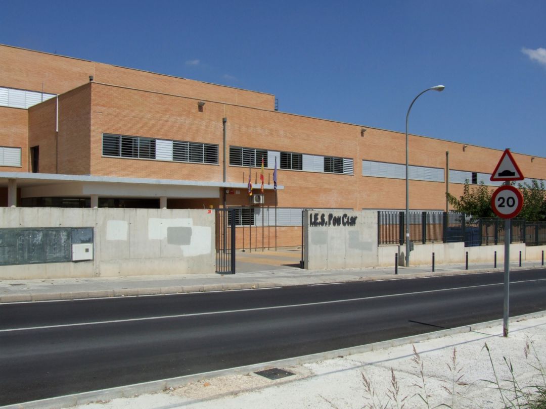 IES Pou Clar, lloc on es fa l'Escola Oficial d'Idiomes IES Pou Clar, lloc on es fa l'Escola Oficial d'Idiomes
