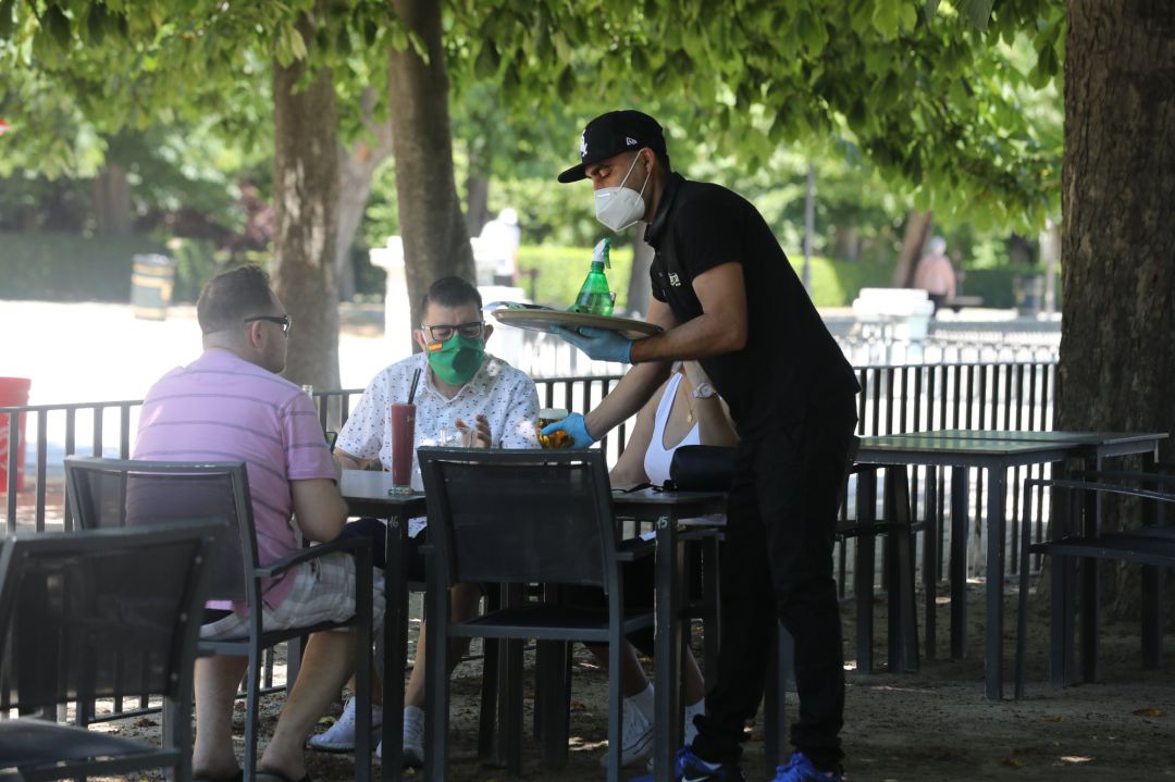 Una de las terrazas abiertas en España Una de las terrazas abiertas en España