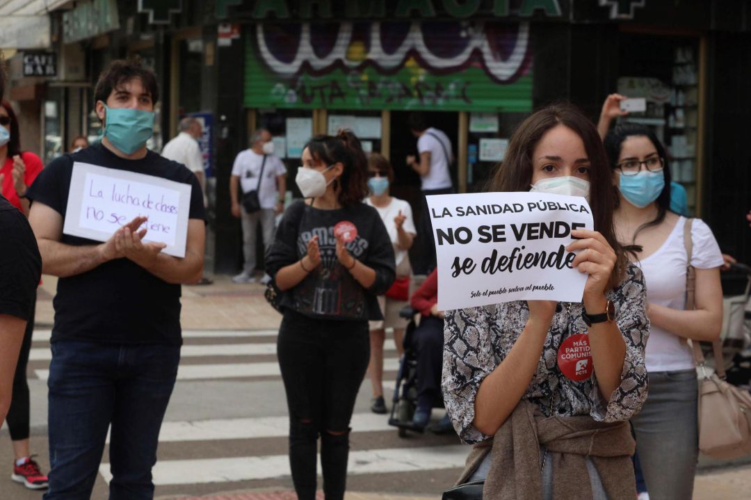 Concentración en la avenida de Comuneros de Salamanca en defensa de la sanidad pública. Concentración en la avenida de Comuneros de Salamanca en defensa de la sanidad pública.