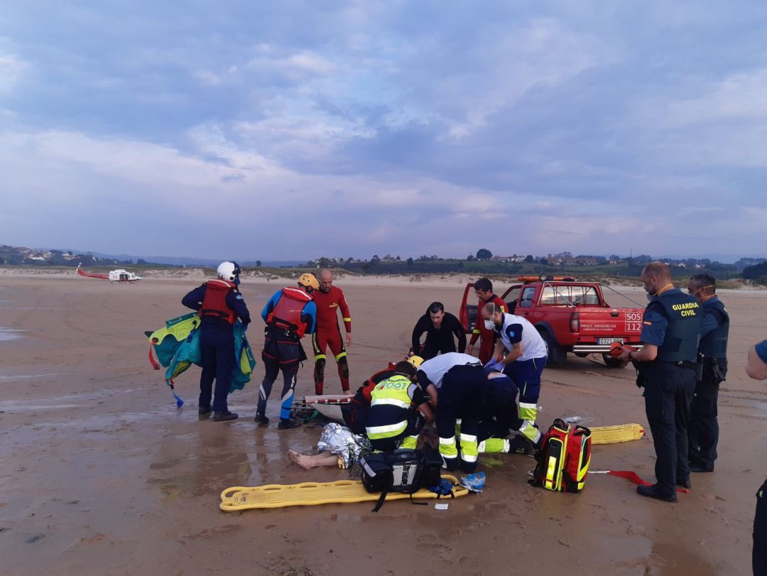 Rescate del menor en Oyambre Rescate del menor en Oyambre