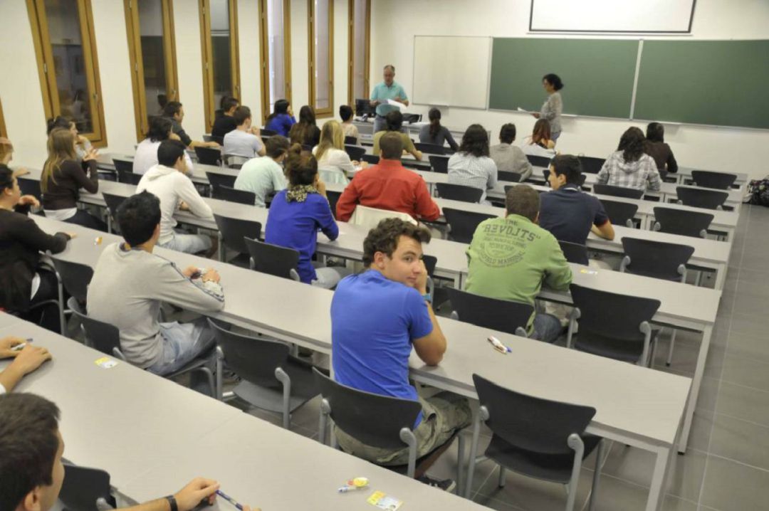 Los procuradores socialistas lamentan que la Junta se oponga a rebajar las tasas universitarias Los procuradores socialistas lamentan que la Junta se oponga a rebajar las tasas universitarias
