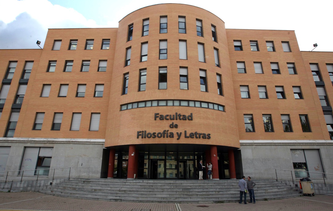 Facultad de Filosofía y Letras de la Universidad de Valladolid Facultad de Filosofía y Letras de la Universidad de Valladolid