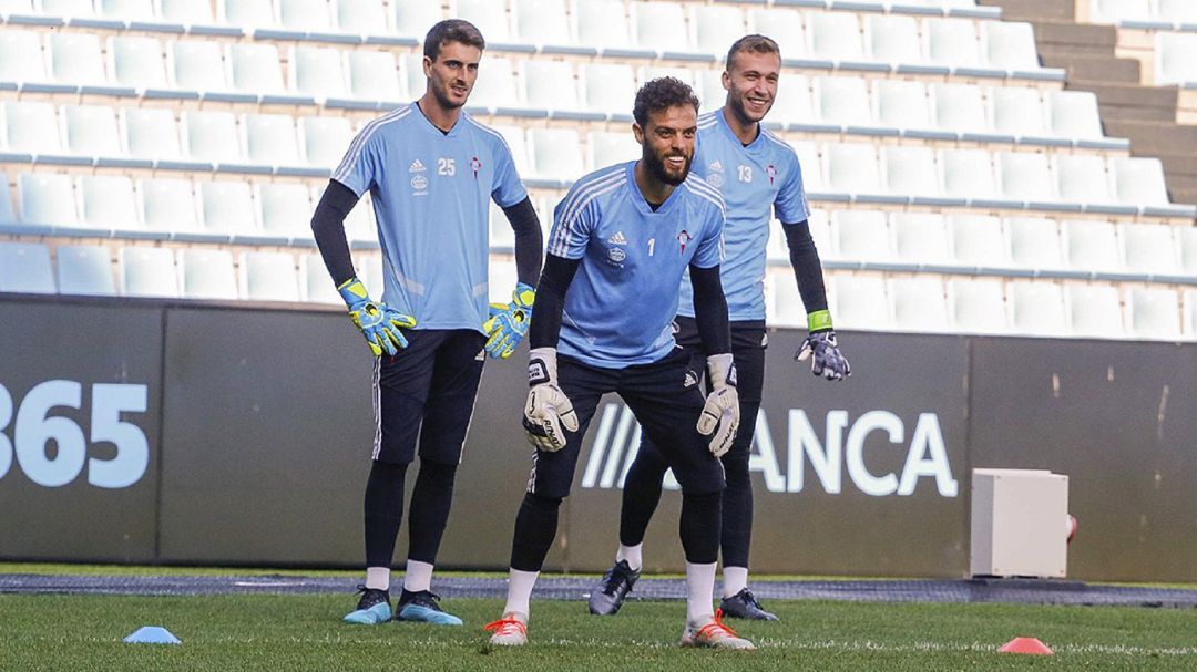 Iván Villar en segundo plano junto a Rubén y Sergio Iván Villar en segundo plano junto a Rubén y Sergio
