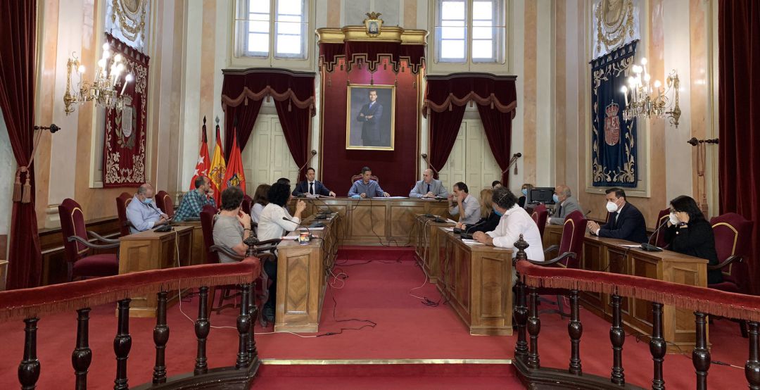 Pleno extraordinario en el Ayuntamiento de Alcalá de Henares Pleno extraordinario en el Ayuntamiento de Alcalá de Henares
