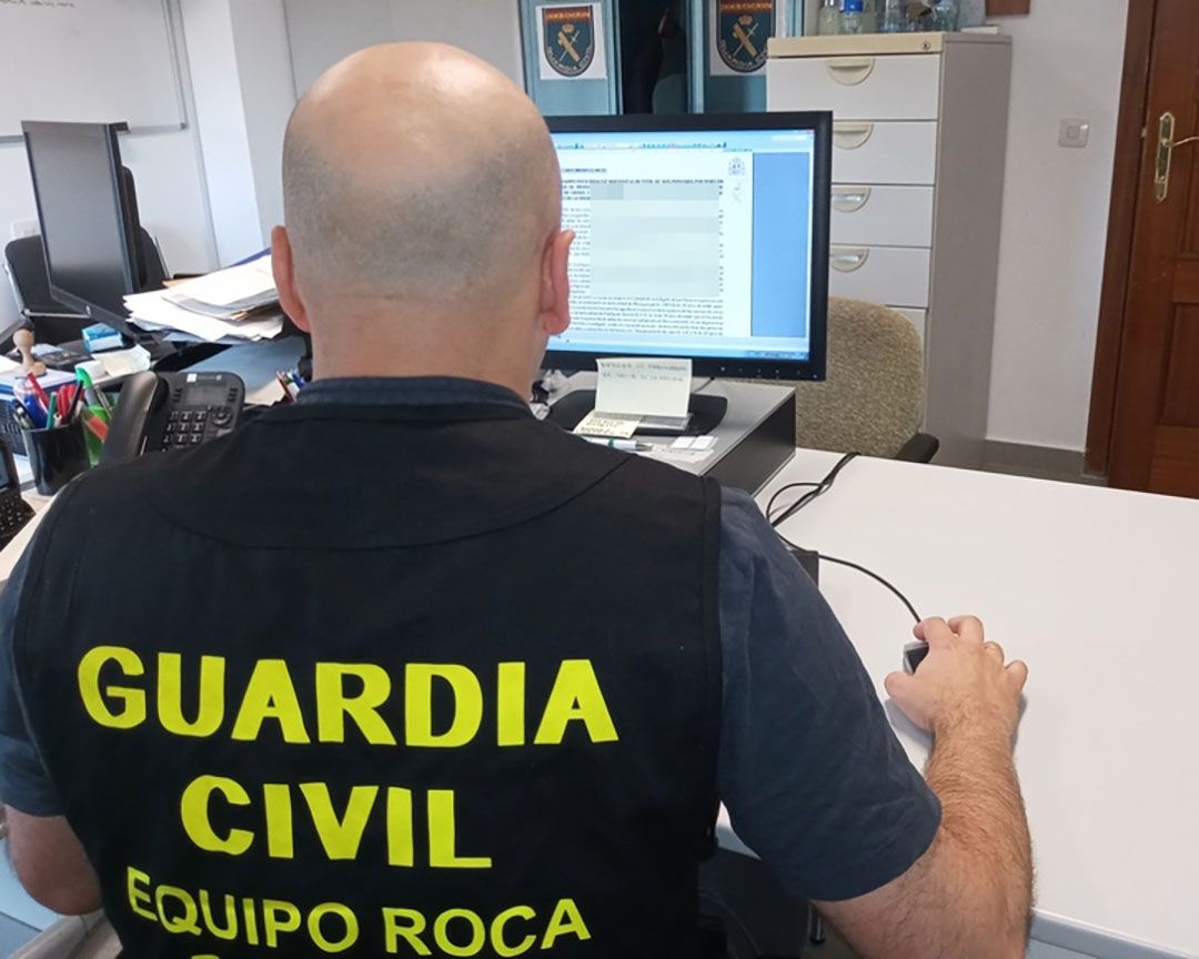 Agente del equipo Roca de la Guardia Civil Agente del equipo Roca de la Guardia Civil