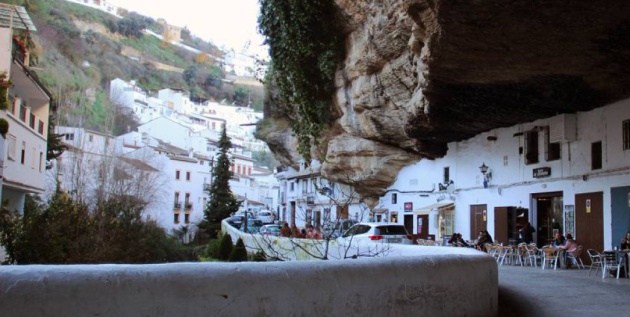 Setenil de las Bodegas (Cádiz). Setenil de las Bodegas (Cádiz).