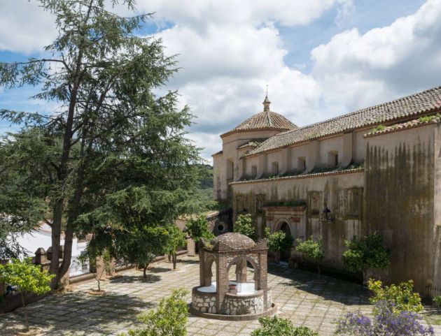 Iglesia de San Juan Bautista, Linares de la Sierra. Iglesia de San Juan Bautista, Linares de la Sierra.