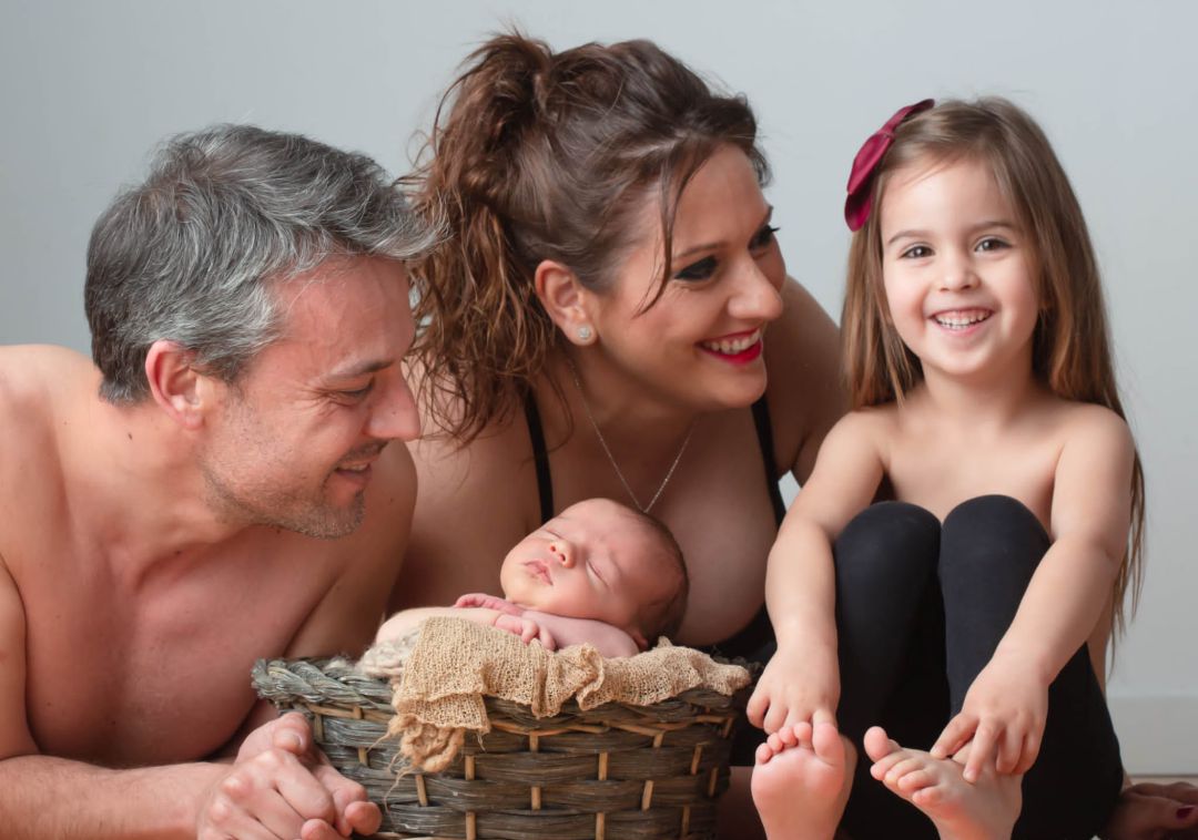 La familia Yera Blanco con sus dos hijas, Alma y Marina. La familia Yera Blanco con sus dos hijas, Alma y Marina.