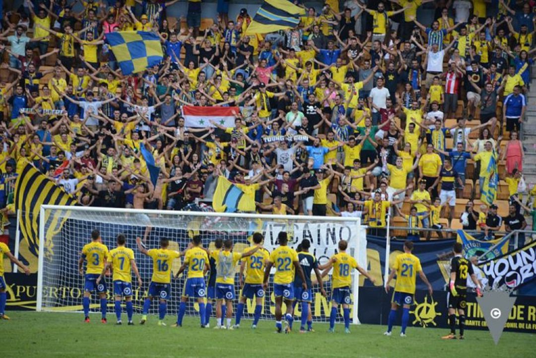 La afición del Cádiz tiene en la provincia un gran motor La afición del Cádiz tiene en la provincia un gran motor